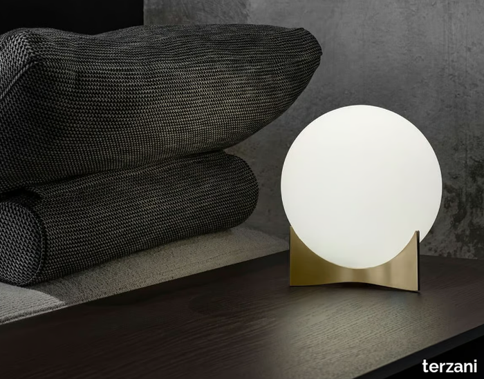 OSCAR - LED glass and brass table lamp _ TERZANI