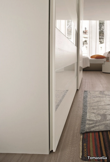 step-3-lacquered-wardrobe-tomasella-ind-mobili-343094-rele8ab85b9.jpg