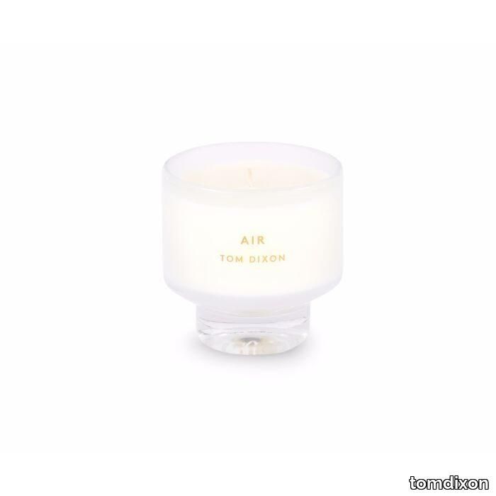 sc05a_scent_air_medium_candle_lid_off.jpg