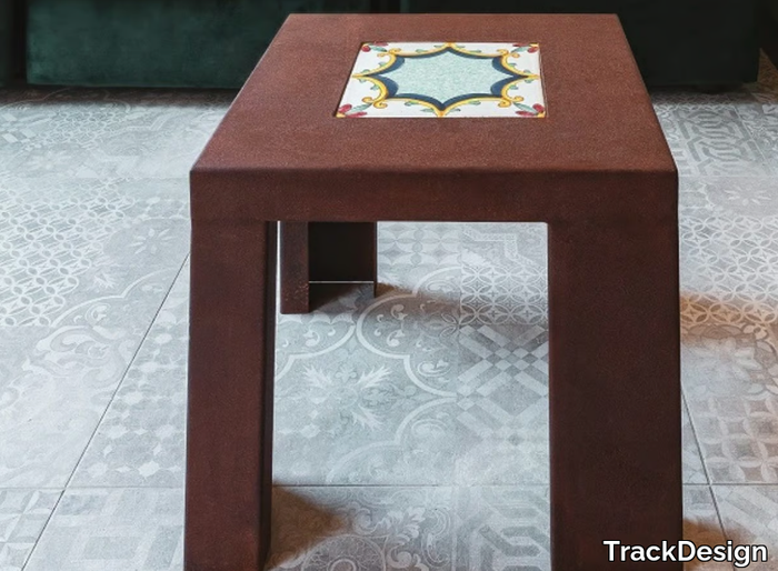 UGO - Square Corten™ coffee table _ TrackDesign