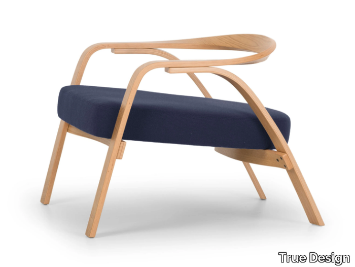 GRILLO - Armchair with armrests _ True Design