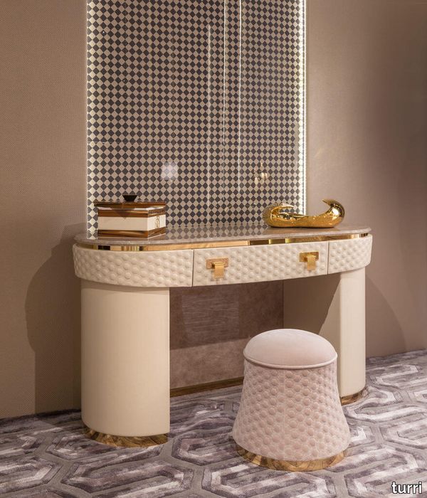 vogue-toilette-new01-878x1024.jpg