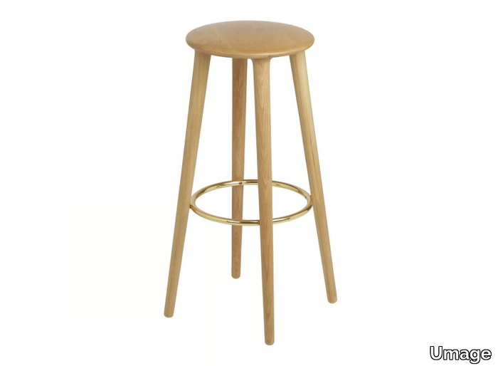 THE SOCIALITE - High oak barstool with footrest _ Umage