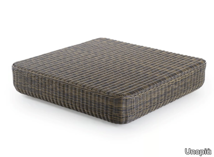 AGORÀ-Garden-pouf-Unopiù-302723-rel53dd94cf.jpg