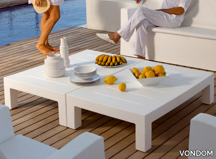 JUT - Resin coffee table _ VONDOM