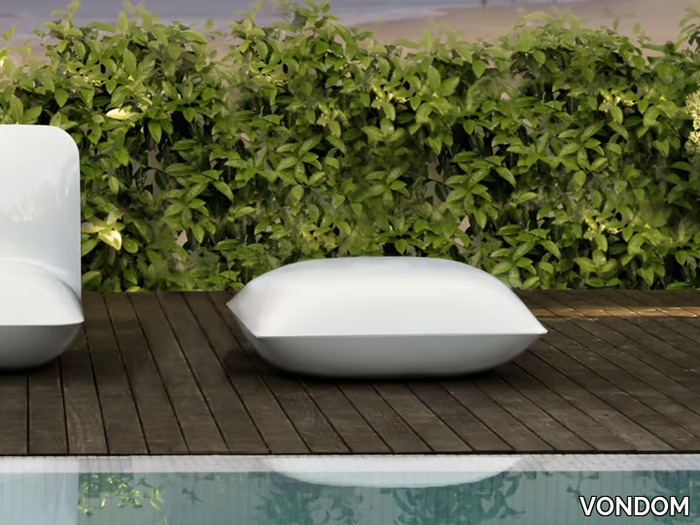 PILLOW - Polyethylene garden pouf _ VONDOM