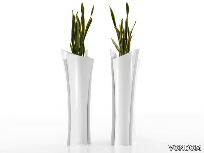 ALMA - High garden vase with Light _ VONDOM