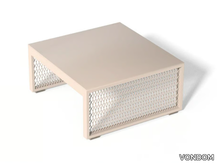 THE-FACTORY-Square-coffee-table-VONDOM-604737-rel29cdbb46.jpg