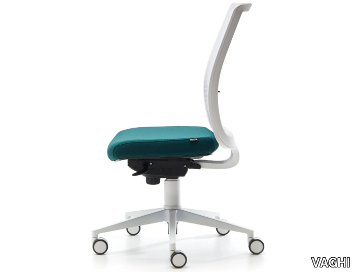 BURSA-EVO-WHITE-Swivel-office-chair-VAGHI-522613-rel75ad712d.jpg