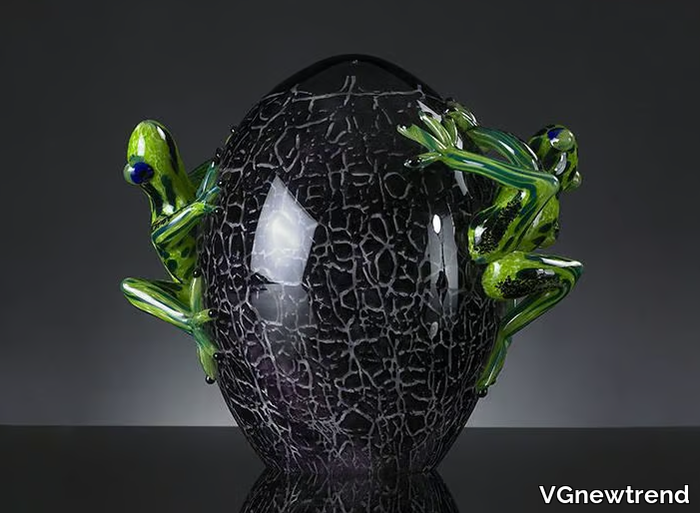 EGG IN CRACK WITH GEKO - Glass decorative object _ VGnewtrend