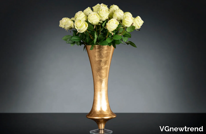 vase-silvia-with-roses-vgnewtrend-585023-rel29bc133d.jpg