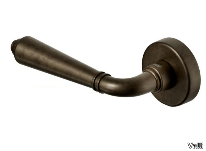 H1037 TESEO - Brass door handle on rose _ Valli