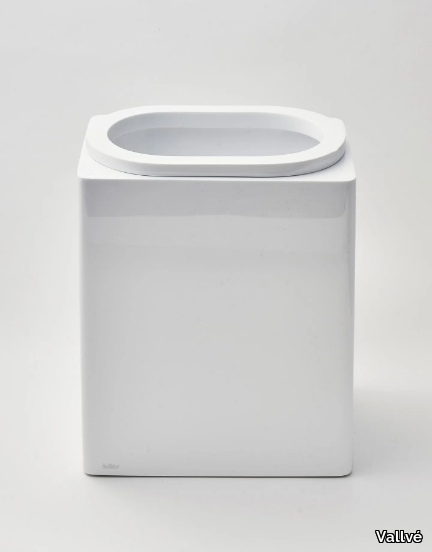 SET-Bathroom-waste-bin-Vallvé-242683-relee5a6730.jpg