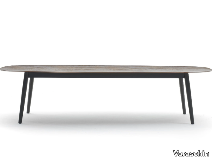 ELLISSE - Oval powder coated aluminium garden table _ Varaschin