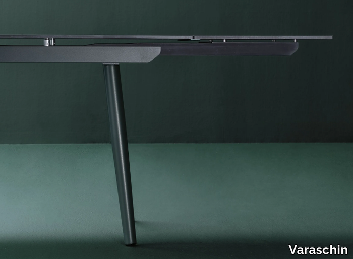 ELLISSE-Extending-table-Varaschin-614576-rela2b7ffc5.jpg
