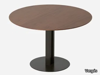 SANDWICH - Round walnut table _ Vergés