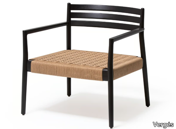 BOGART - Solid wood easy chair with armrests _ Vergés