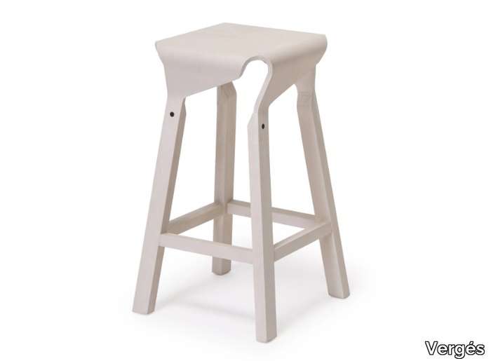 NAOSHIMA-High-stool-Vergés-579725-relfafbf0c1.png