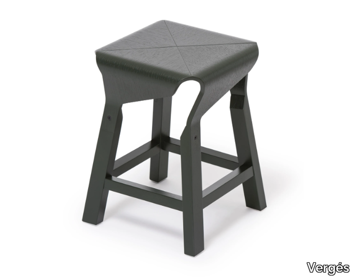 NAOSHIMA-Low-stool-Vergés-579724-rel4d6a0dcf.png