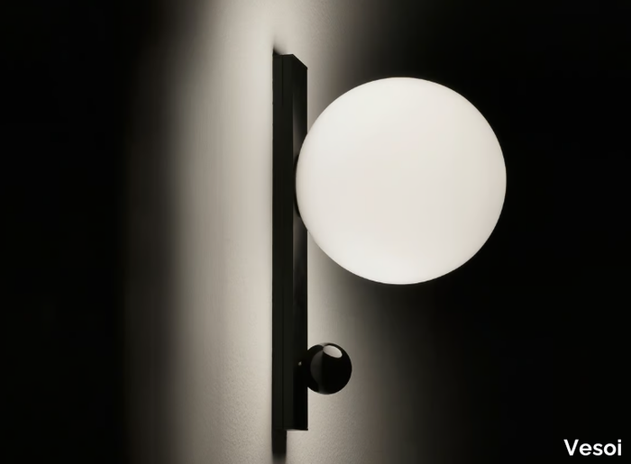 NASH - LED brass wall light _ Vesoi