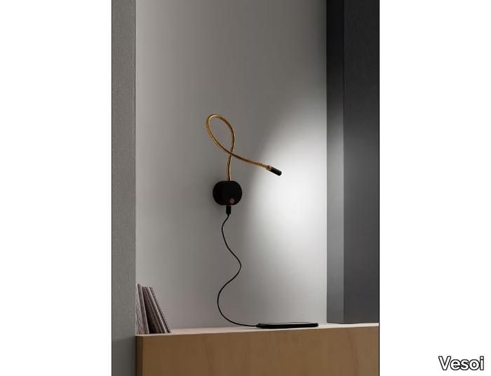 PUNTINA-Wall-light-with-USB-Vesoi-547511-relfe0ca76.jpg