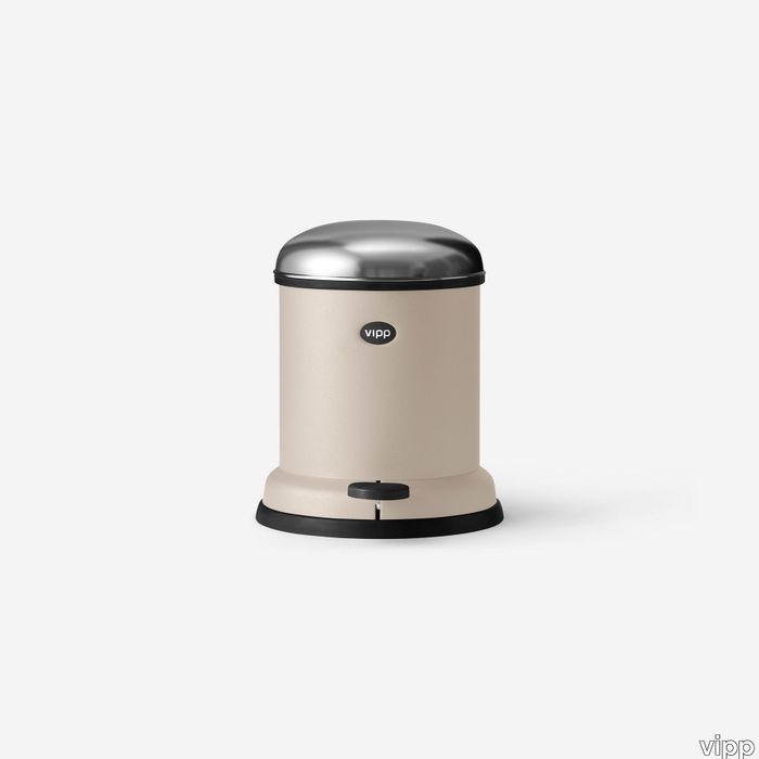 vipp-13-pedal-bin-beige-01-rgb_0.jpg