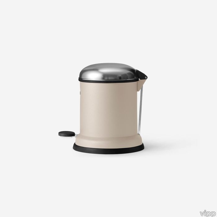 vipp-13-pedal-bin-beige-02-rgb.jpg