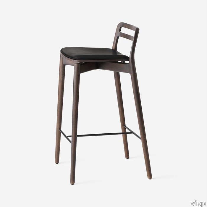 vipp-484-cabin-counter-stool-darkoak-01_0.jpg