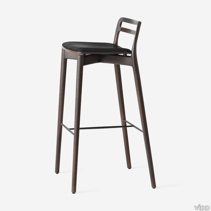 vipp-485-cabin-bar-stool-darkoak-01_0.jpg