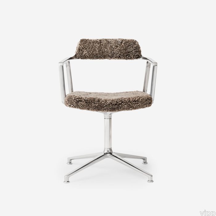 vipp452-swivel-chair-curly-edition-01_1.jpg