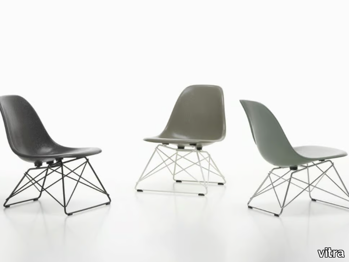 EAMES-FIBERGLASS-SIDE-CHAIR-LSR-Vitra-632482-rela223078b.jpg