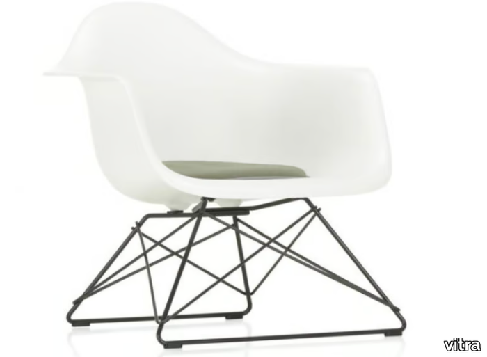 lar-easy-chair-with-integrated-cushion-vitra-491491-relb6841a37.jpg