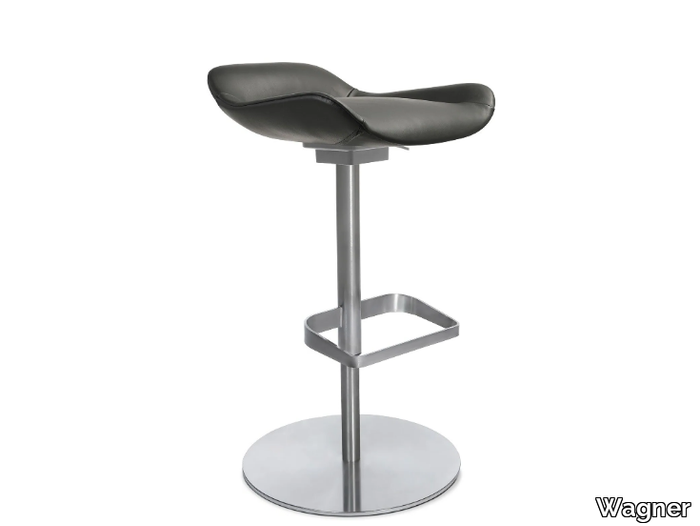 W-CLUB-Stool-Wagner-518761-rel12b7d71e.jpg