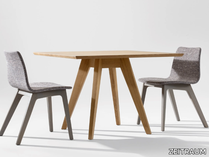 CENA - Square solid wood dining table _ ZEITRAUM