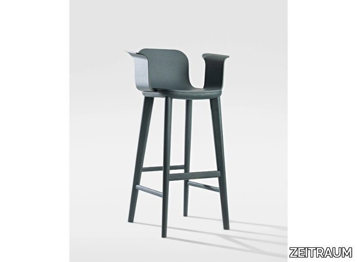 AEON BAR - Wooden stool with armrests _ ZEITRAUM