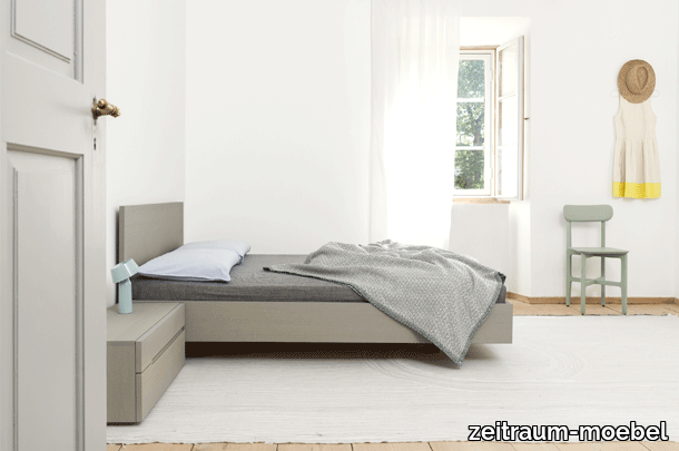 zeitraummoebel-nachtkaestchen-nightstand-massivholz-03-610x405.png