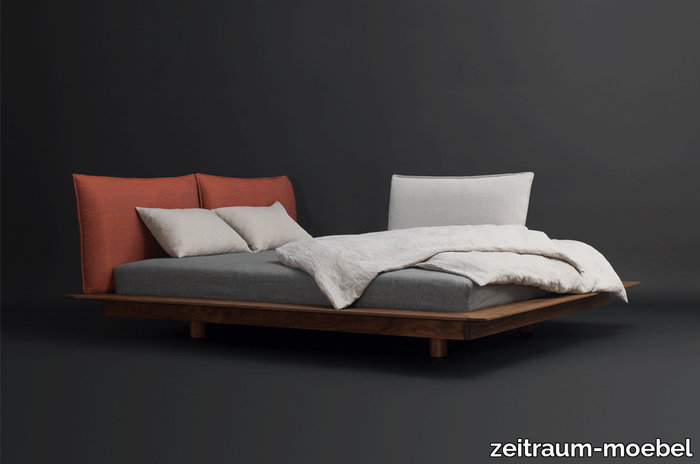 zeitraummoebel-bettmitpolsterkissen-yoma-massivholz-11-920x610.png