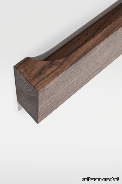 zeitraummoebel-garderobe-hideandpark-massivholz-13.png