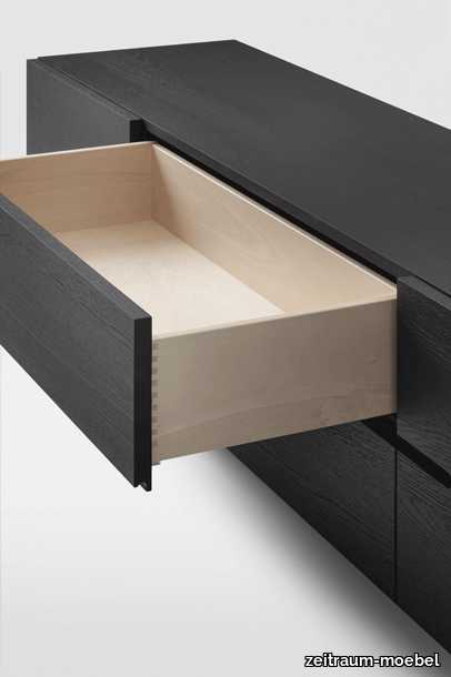 zeitraummoebel-sideboard-low-massivholz-16.png