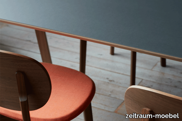 zeitraummoebel-tisch-railsolo-linoleum-multiplex-04-610x405.png