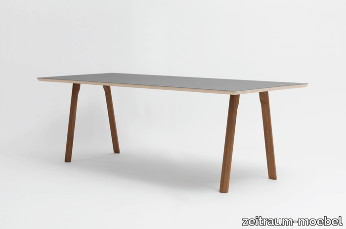 zeitraummoebel-tisch-railsolo-linoleum-multiplex-09-920x610.png