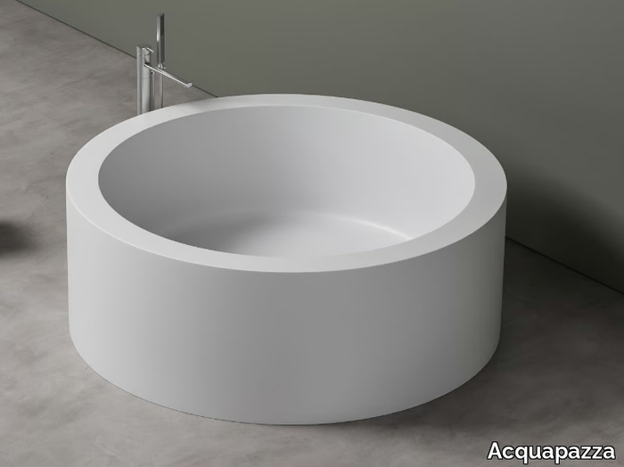 CIRCLE - Freestanding round Corian® bathtub _ Acquapazza