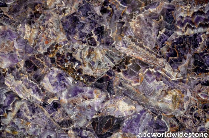 Amethyst_closeup.jpg