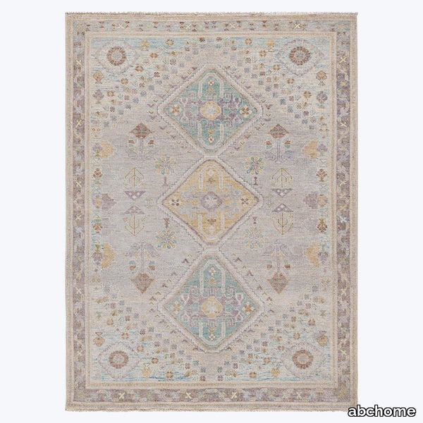 Ivory Traditional Wool Rug