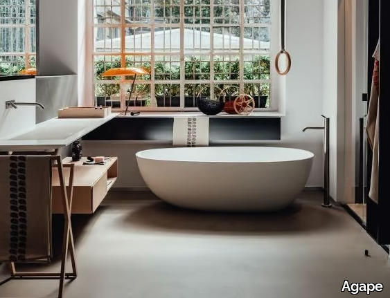 SPOON M - Freestanding oval Cristalplant® bathtub _ Agape