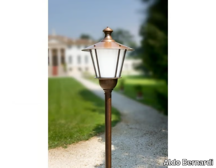 LOGGIATO - Lantern brass garden lamp post _ Aldo Bernardi