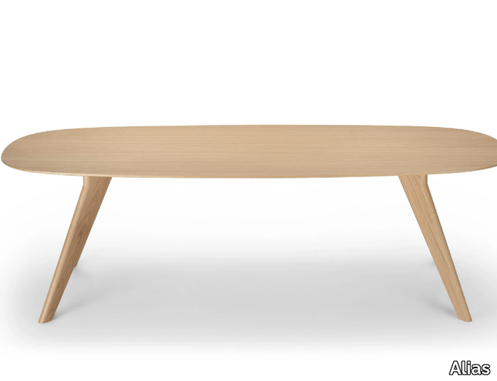 AGO - Oval solid wood dining table _ Alias