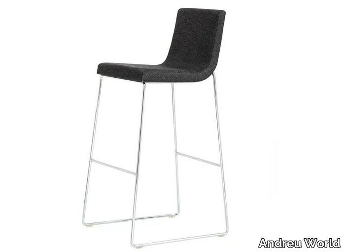 LINEAL-COMFORT-Chair-Andreu-World-48583-rela637bc23.jpg