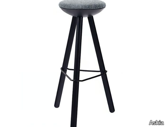 tribut-stool-with-integrated-cushion-askia-549014-relc171d26b.jpg