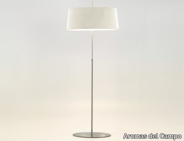 ONA - Metal floor lamp _ Aromas del Campo